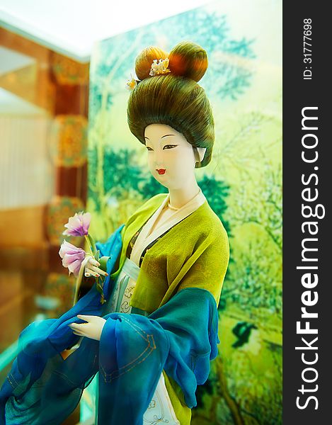 Take the flower woman silk figurines xian