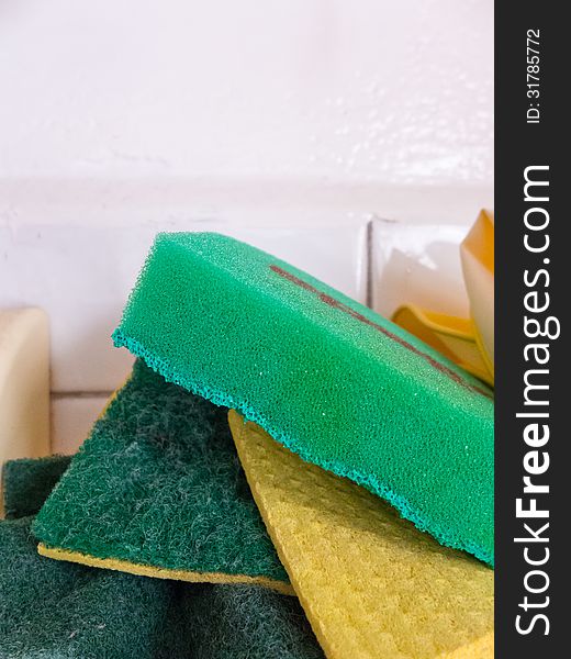 Green Kitchen Sponges