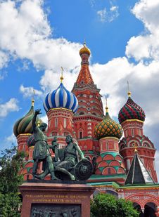 St. Basil S Cathedral And Monument To Minin And Pozharsky Stock Image St. Basil S Cathedral And Monument To Minin And Pozharsky Stock Image