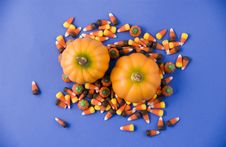 Pumpkins And Candy Royalty Free Stock Images Pumpkins And Candy Royalty Free Stock Images