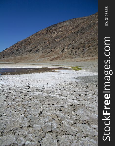 A view of a Death Valley water mirage