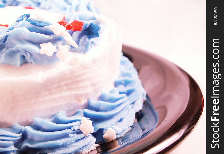 Side view of cake on black plate