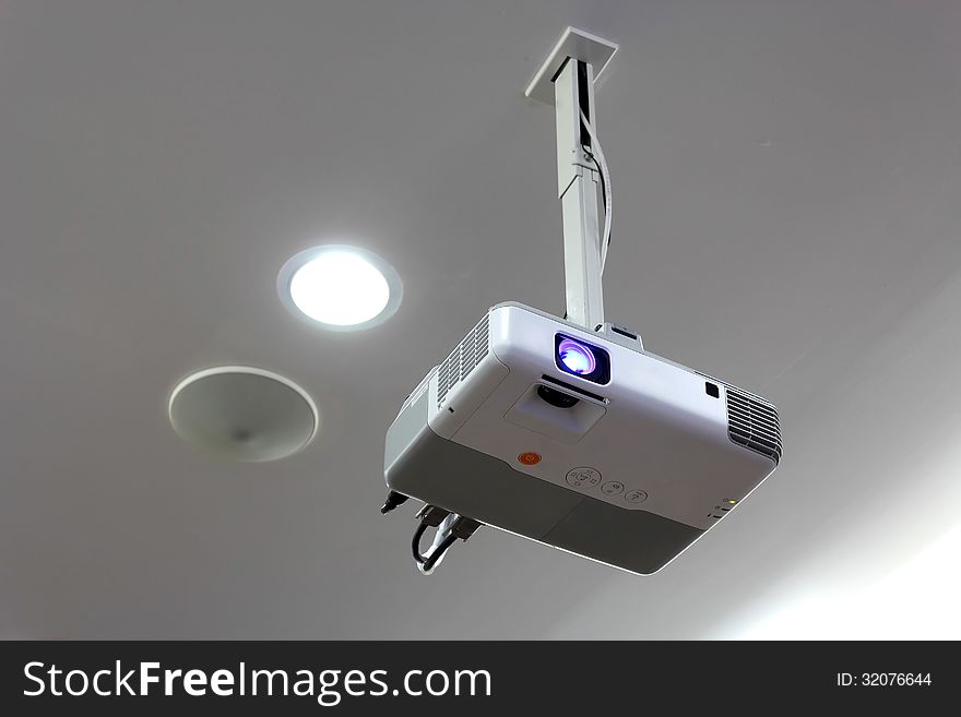 Projector hang on ceiling for meeting room