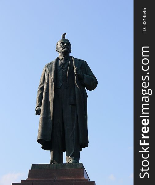 Monument Lenin, russia, communist, raven