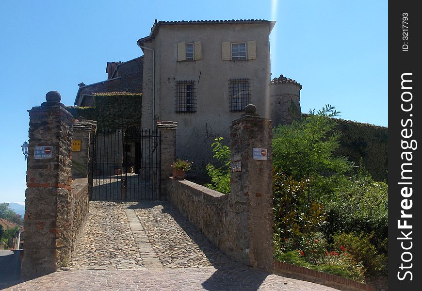 Access street to the castle. Access street to the castle