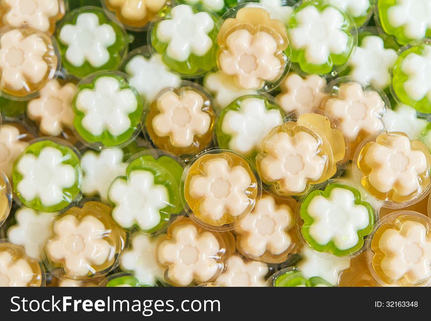 Yellow and green jelly flower shape