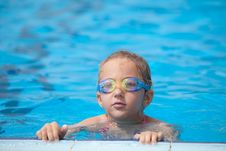 Girl Swims In The Pool Royalty Free Stock Images Girl Swims In The Pool Royalty Free Stock Images