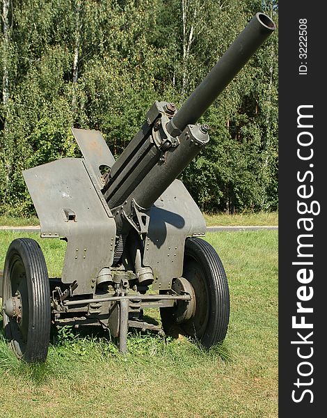 Soviet field gun from World War II. Soviet field gun from World War II