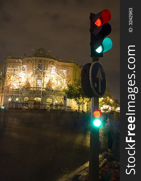 The Casa De Americas building framed with a stop light. Images from the Noche En Blanco / White Night festival in Madrid, Spain 2007.