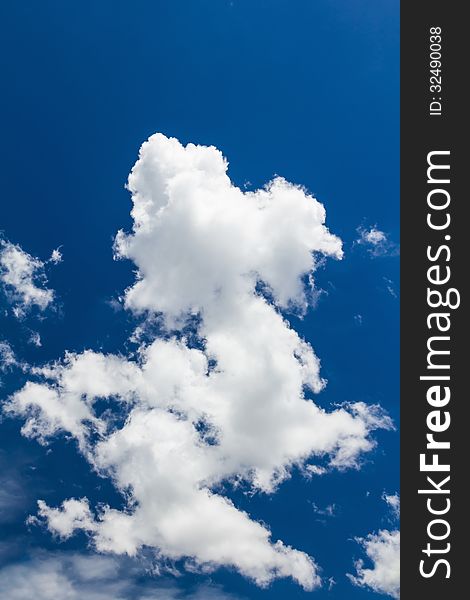 Beautiful white cloud in blue sky on sunny day. Beautiful white cloud in blue sky on sunny day