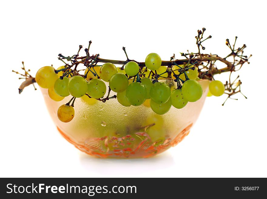 Bowl filled with bunch of grapes. Bowl filled with bunch of grapes