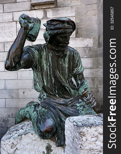 Sculpture of a worker in Antwerp.