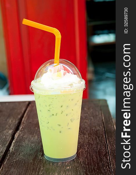 Ice milk green tea