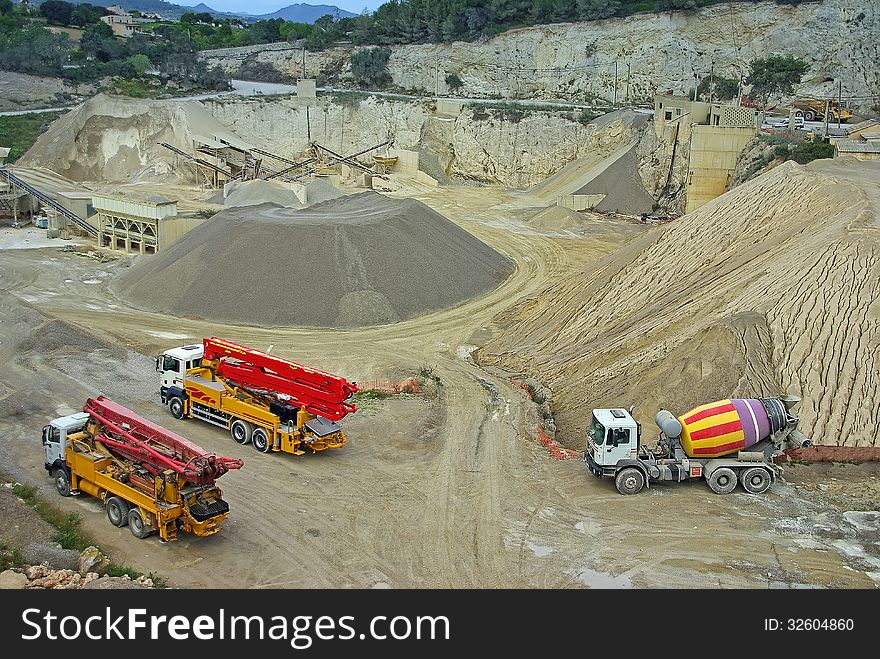 Open air industrial quarry to extract building materials