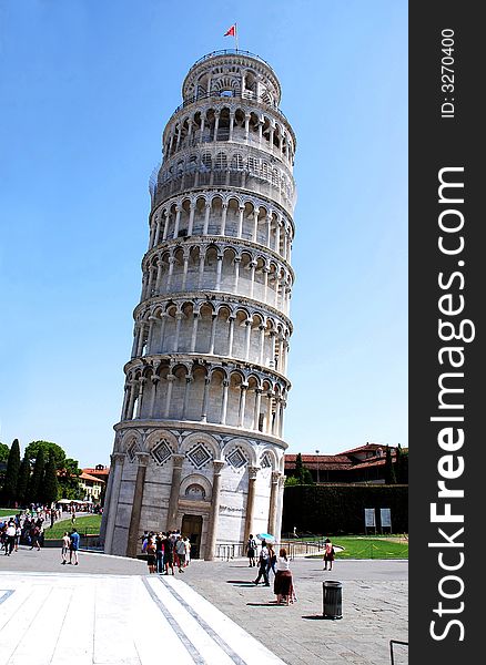 Tje Leaning tower of Pisa