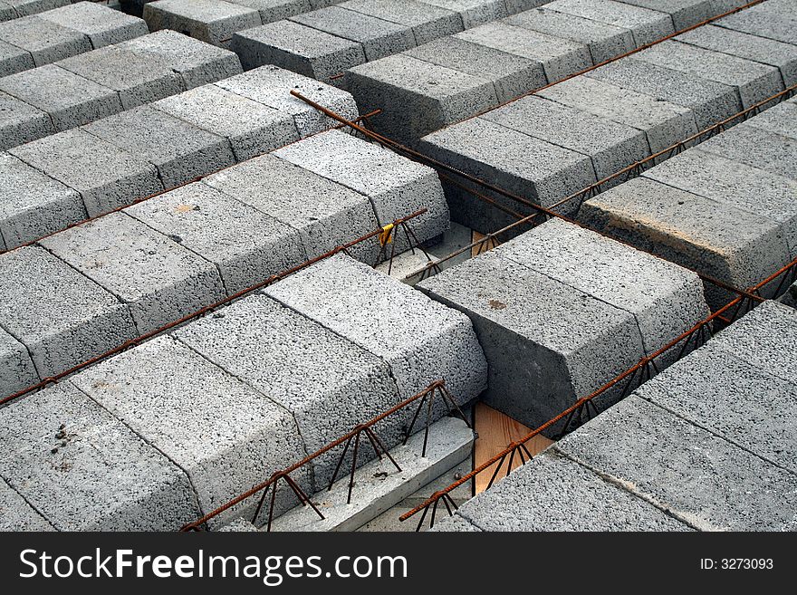 Concrete elements and steel - floor construction