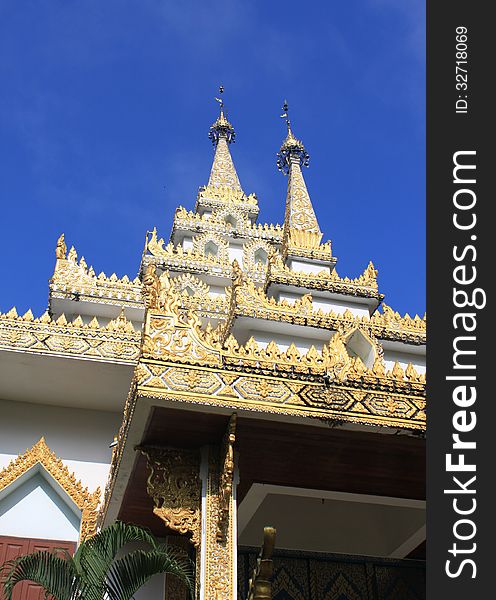 The lanna pagoda and blue sky