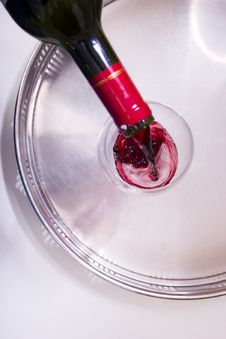Pouring Red Wine Royalty Free Stock Images Pouring Red Wine Royalty Free Stock Images