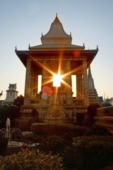 Sunset At Wat Arun Royalty Free Stock Photos