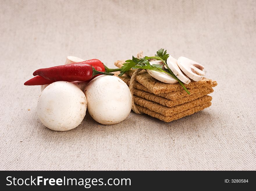 Food components composition containing diet bread, red peppers and mushrooms