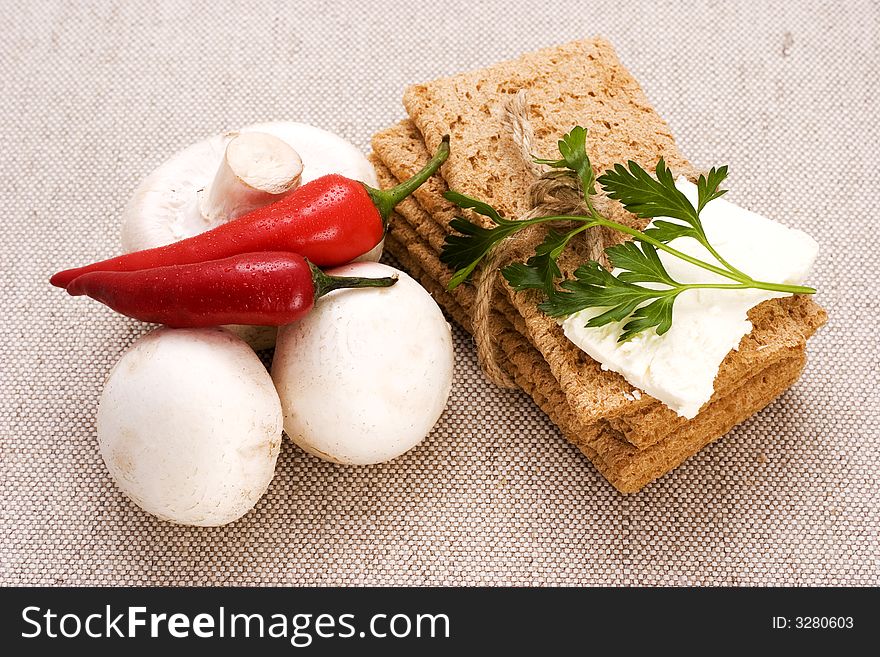 Food components composition containing diet bread, red peppers and mushrooms