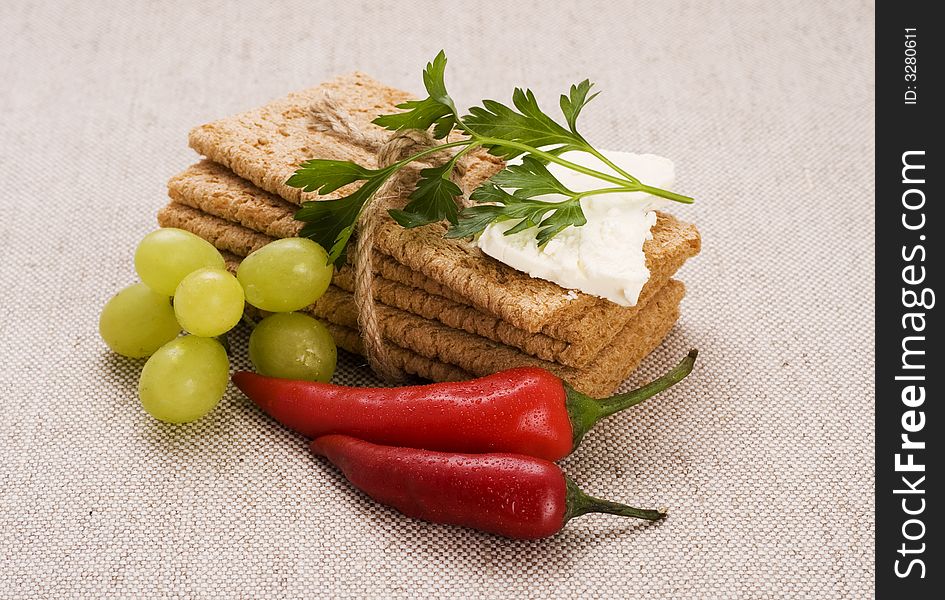 Food components composition containing diet bread, red peppers, white grapes