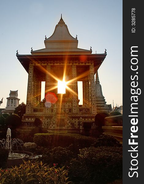 Sunset at Wat Arun (Temple of Dawn) in Bangkok