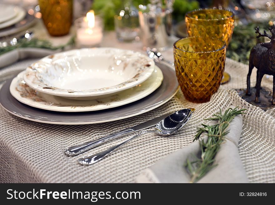 Luxury holiday place (table) setting