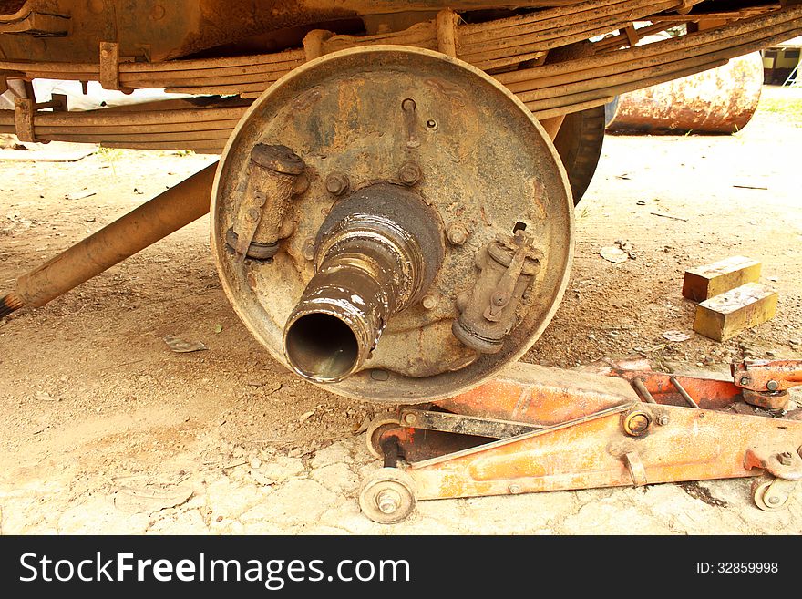 Garages and car repairing shaft wheels
