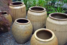 Clay Pots In Garden Shop Royalty Free Stock Photography