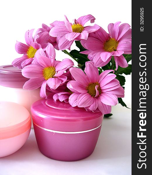 Cosmetic moisturizing cream with flowers