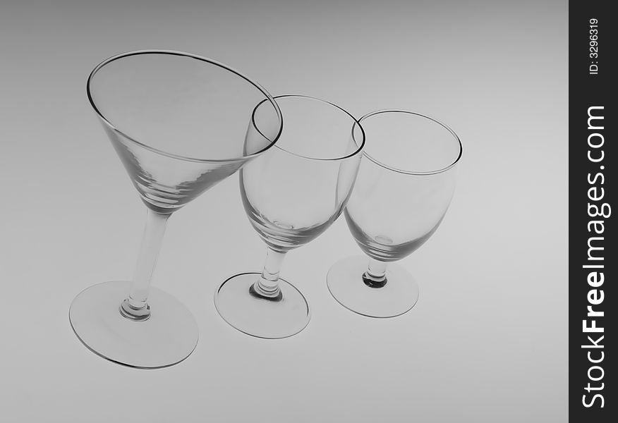 The white and empty glasses in one line. The white and empty glasses in one line