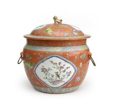China Urn Stock Photos