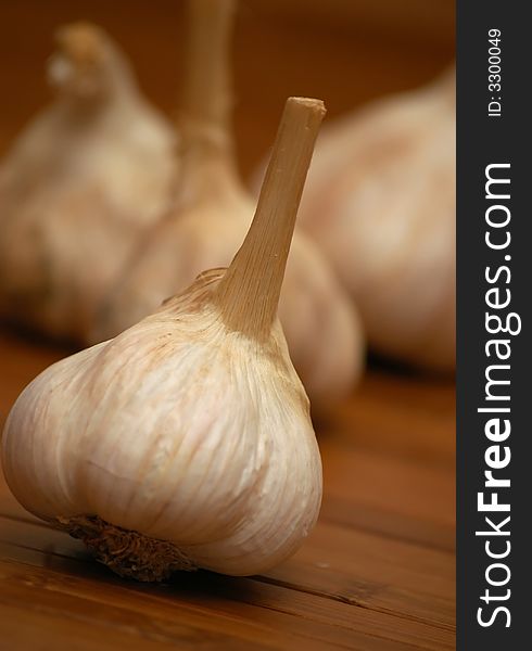 Garlic heads with shallow DOF
