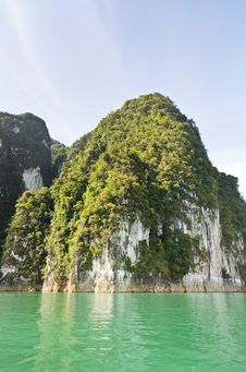 Beautiful High Mountains And Green River &x28; Guilin Of Thailand &x29; Stock Images Beautiful High Mountains And Green River &x28; Guilin Of Thailand &x29; Stock Images
