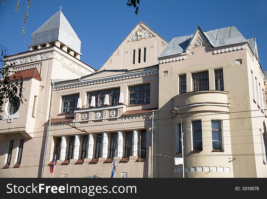 The case of technical university in Samara.
Fragment of an old building