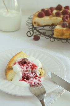 Cottage Cheese Baked Pudding With Raspberry Topping Royalty Free Stock Photography Cottage Cheese Baked Pudding With Raspberry Topping Royalty Free Stock Photography