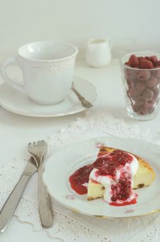 Cottage Cheese Baked Pudding With Raspberry Topping Royalty Free Stock Photos Cottage Cheese Baked Pudding With Raspberry Topping Royalty Free Stock Photos