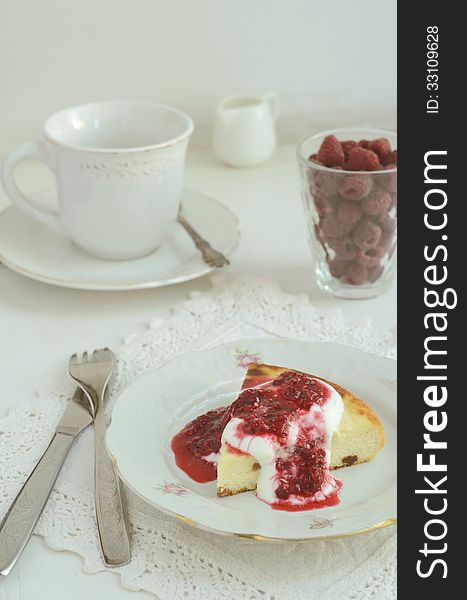 Cottage cheese baked pudding with raspberry topping