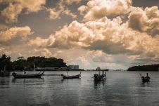 Many Fishing Boat On The Sea Royalty Free Stock Images Many Fishing Boat On The Sea Royalty Free Stock Images