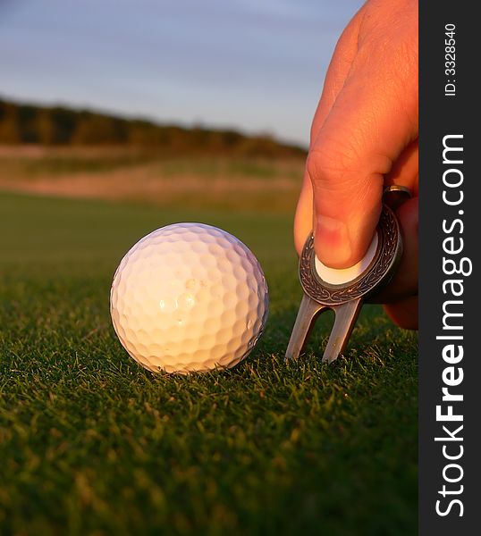 Always repair your ballmarks to keep the green in perfect condition. Always repair your ballmarks to keep the green in perfect condition