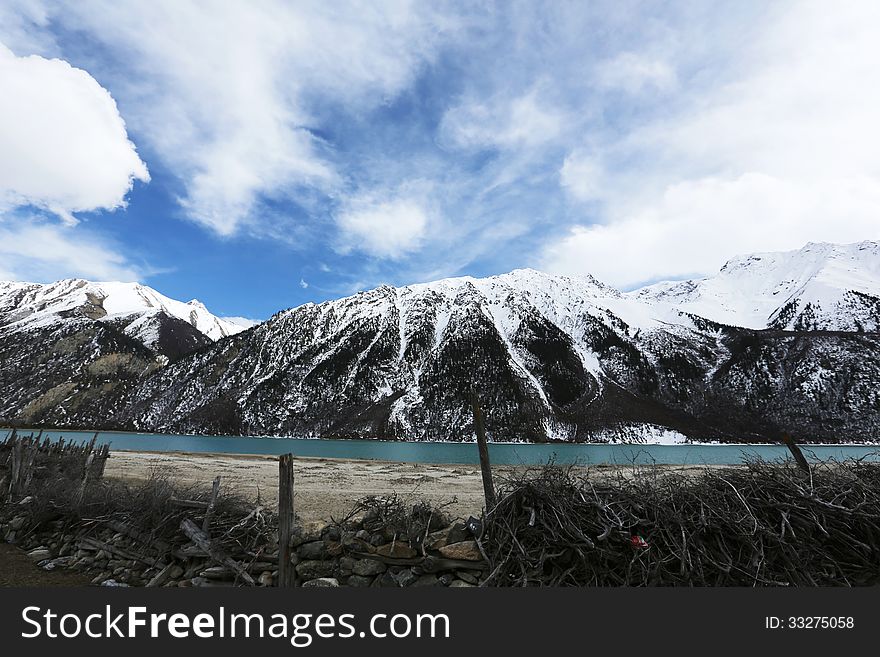 Ranwuhu banks of the Tibetan people