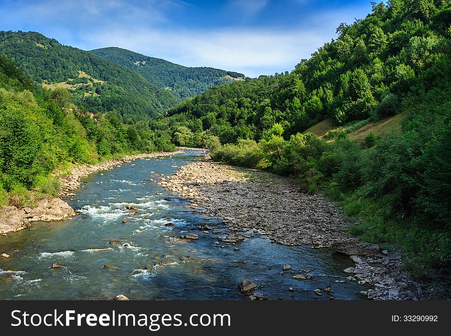River meanders goe in mountains