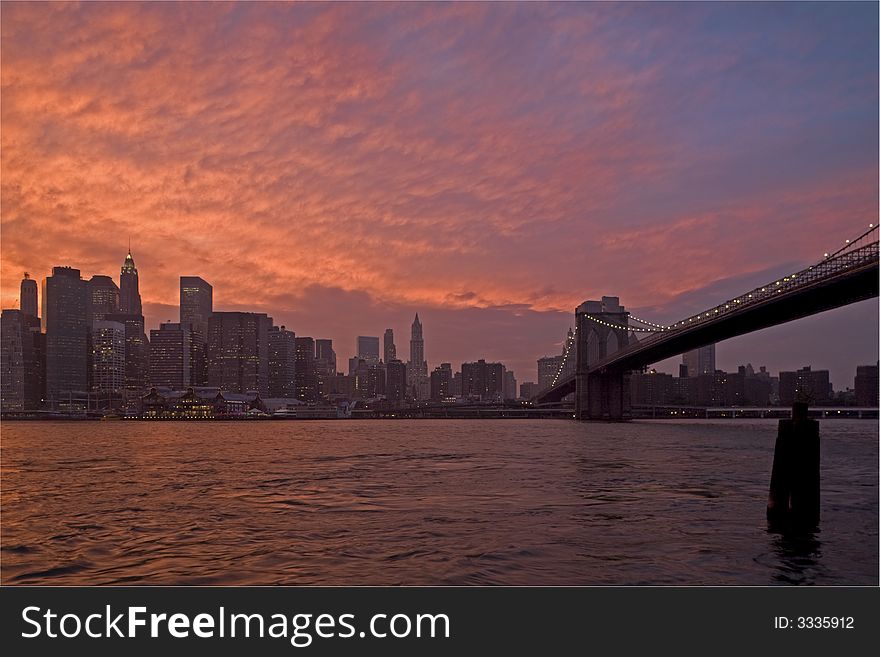 Brooklyn Bridge at sunset in lower Manhattan