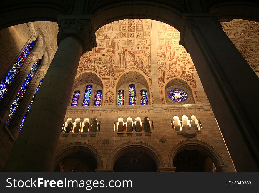 This Catholic church has arches that reach to the heavens. This Catholic church has arches that reach to the heavens.