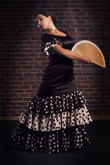 Young Woman Dancing Flamenco With Hand Fan Royalty Free Stock Images Young Woman Dancing Flamenco With Hand Fan Royalty Free Stock Images