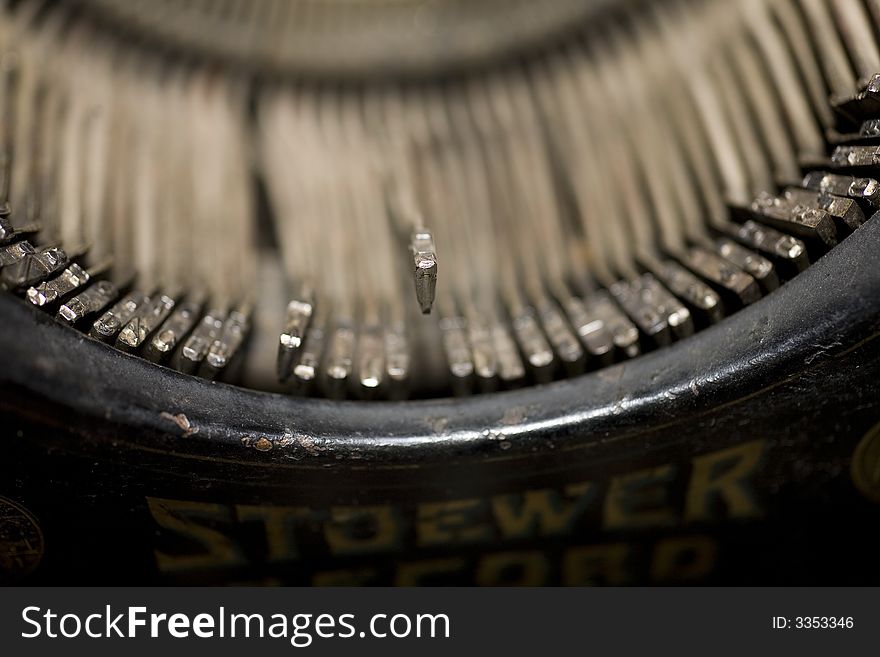 Antique bar black keys l letter mechanical old poo qwerty space type typewriter. Antique bar black keys l letter mechanical old poo qwerty space type typewriter