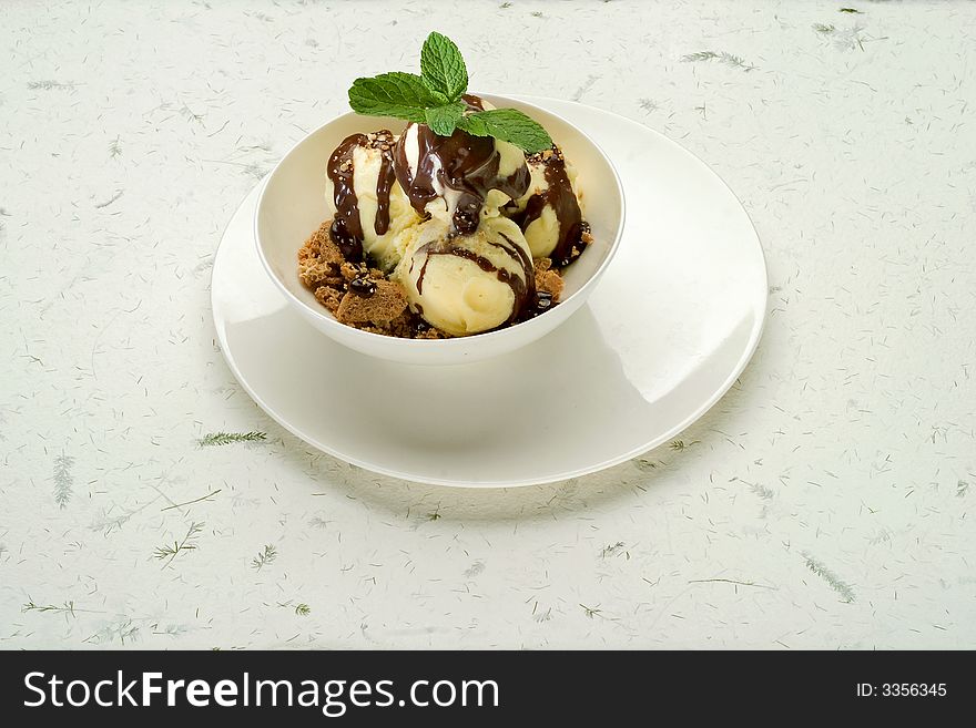 Ice-cream with custard and mint