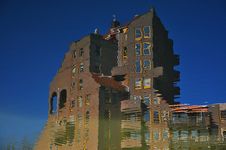 Building With Reflection In The Water Royalty Free Stock Photos Building With Reflection In The Water Royalty Free Stock Photos