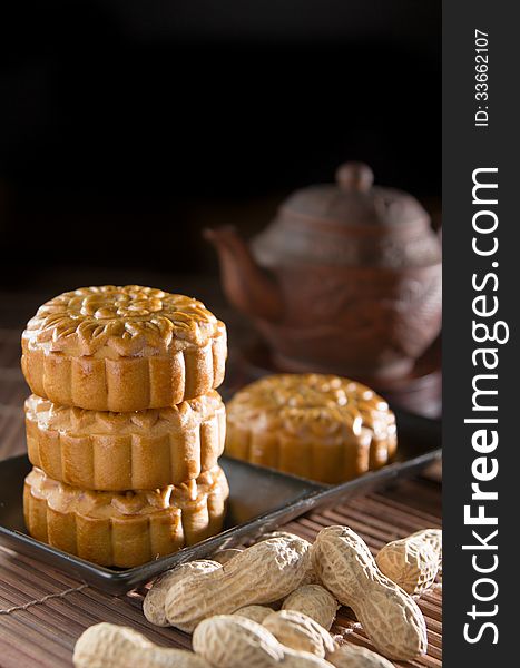 Mooncake and tea,Chinese mid autumn festival food